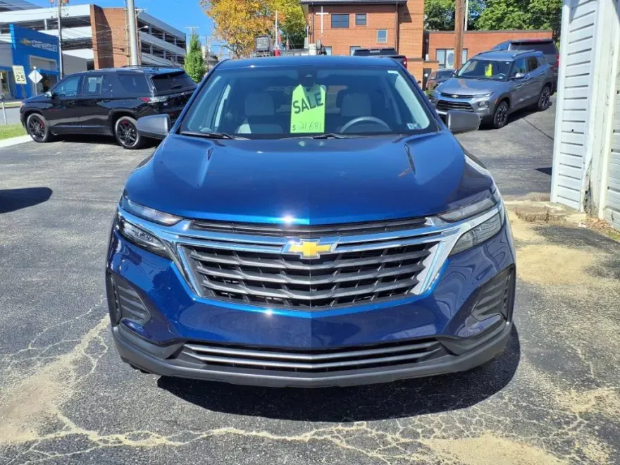 2023 Chevrolet Equinox LS photo 1
