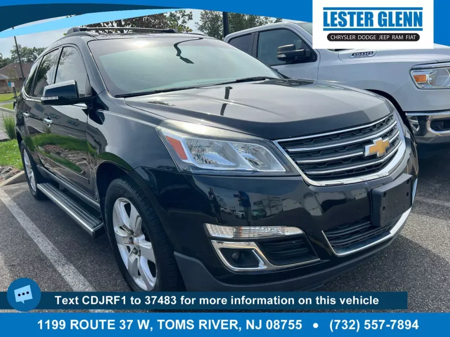 2017 Chevrolet Traverse 1LT photo 1