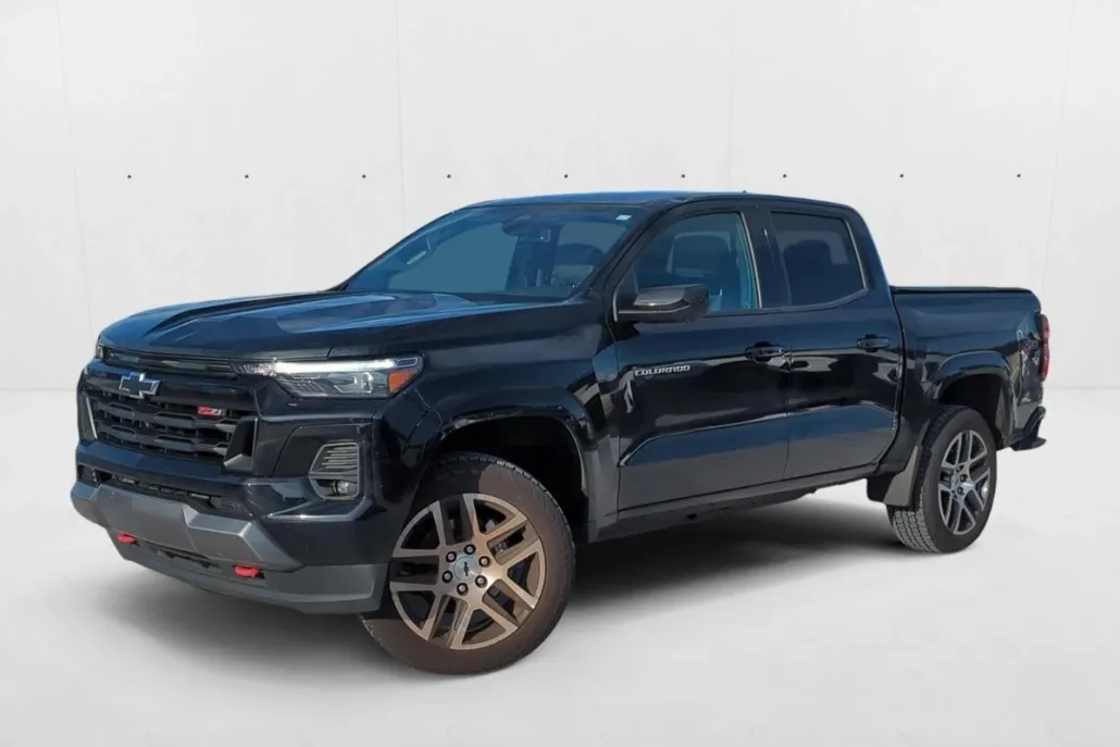 2023 Chevrolet Colorado Z71 photo 1