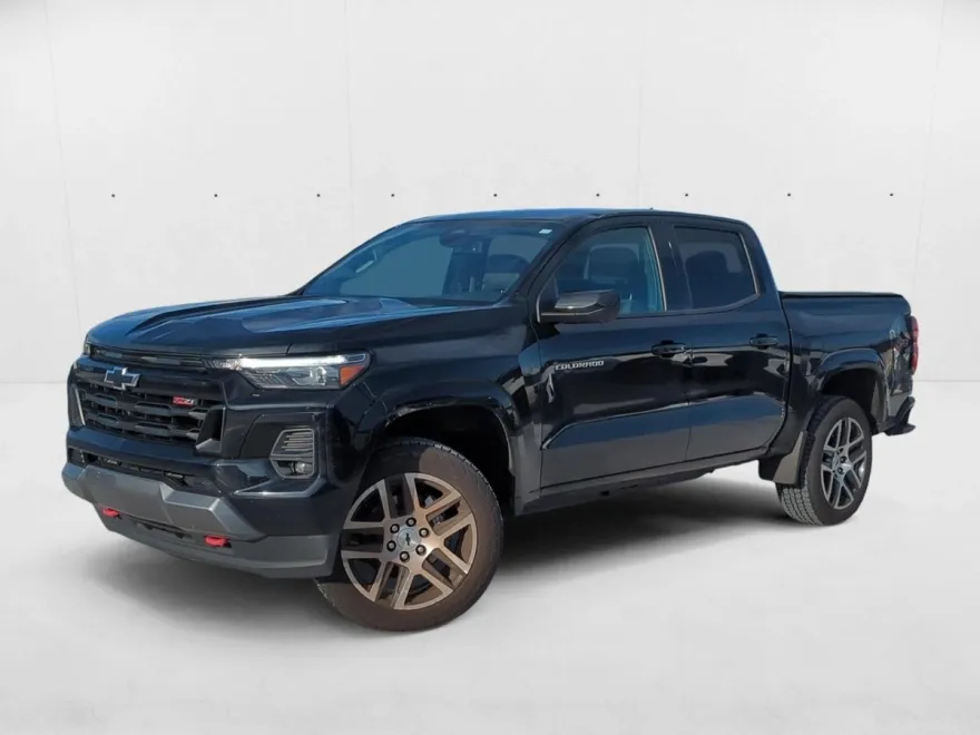 2023 Chevrolet Colorado Z71 photo 1