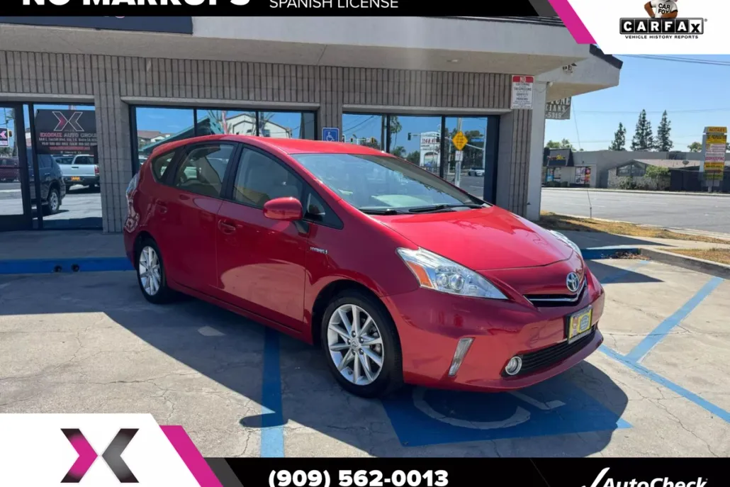 2014 Toyota Prius V Five photo 1