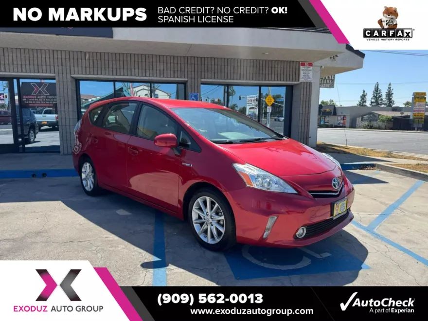 2014 Toyota Prius V Five photo 1