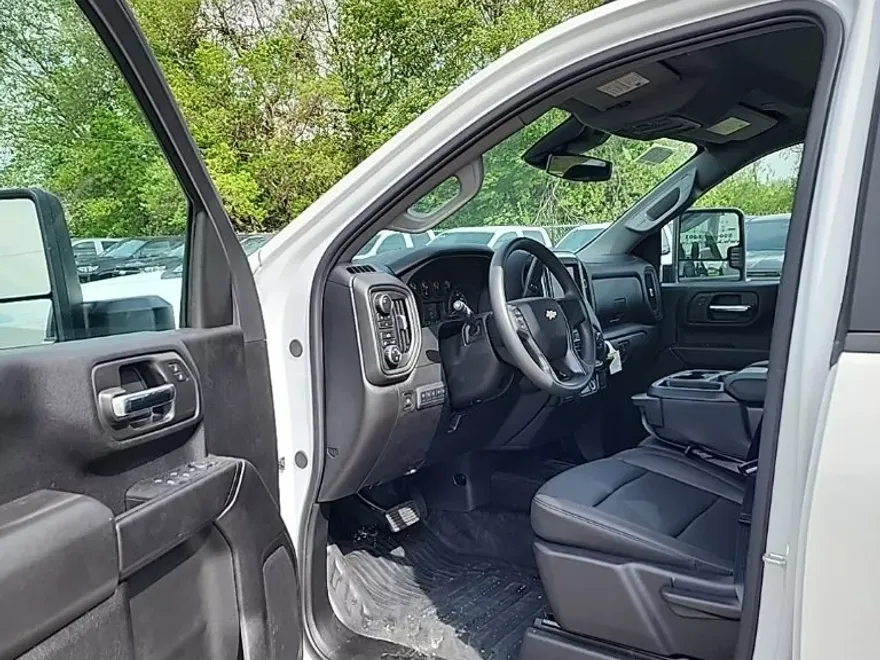 2024 Chevrolet Silverado 2500HD photo 1