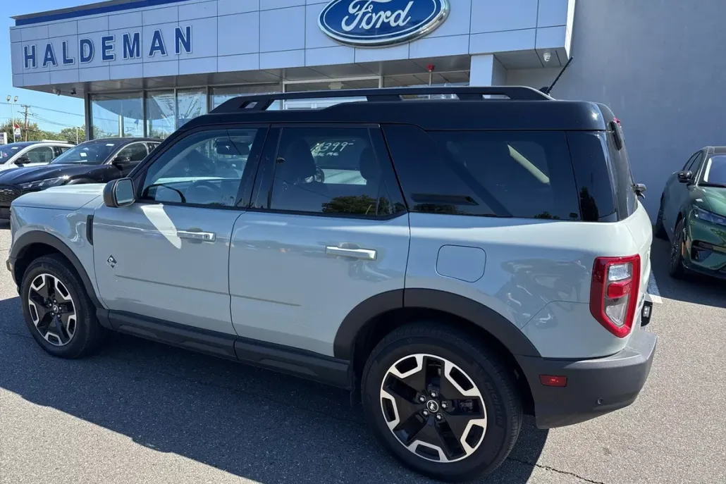 2023 Ford Bronco Sport Outer Banks photo 1