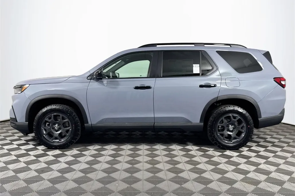 2025 Honda Pilot TrailSport photo 1
