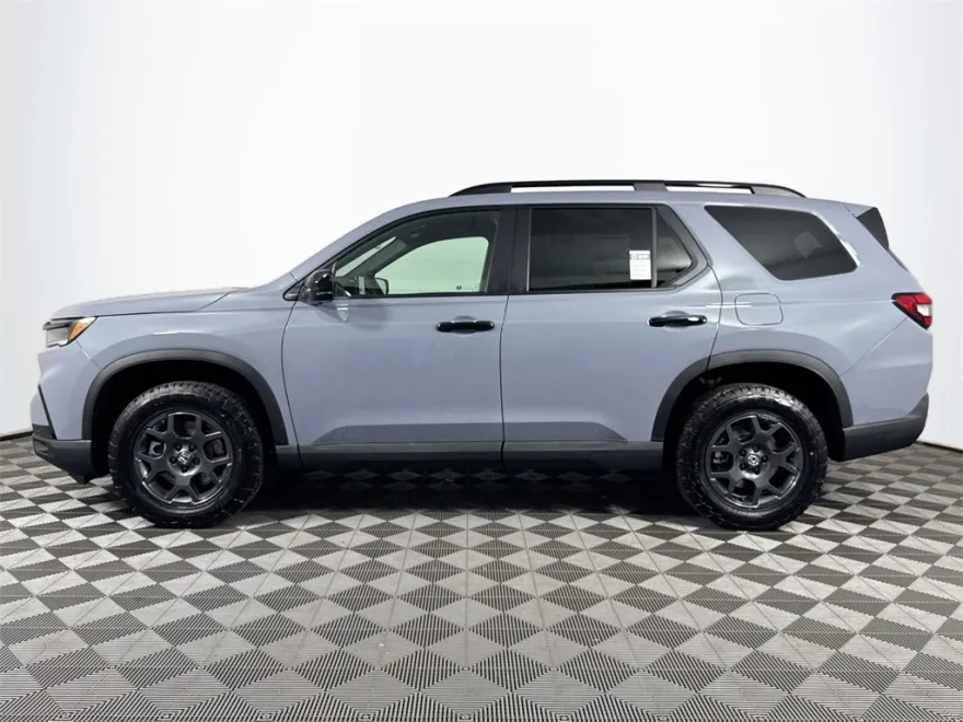 2025 Honda Pilot TrailSport photo 1