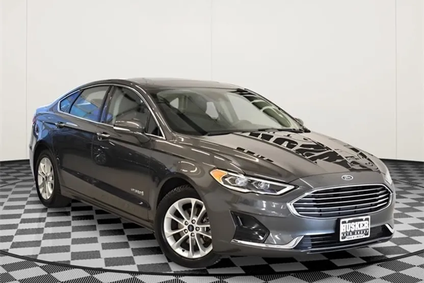 2019 Ford Fusion Hybrid SEL photo 1