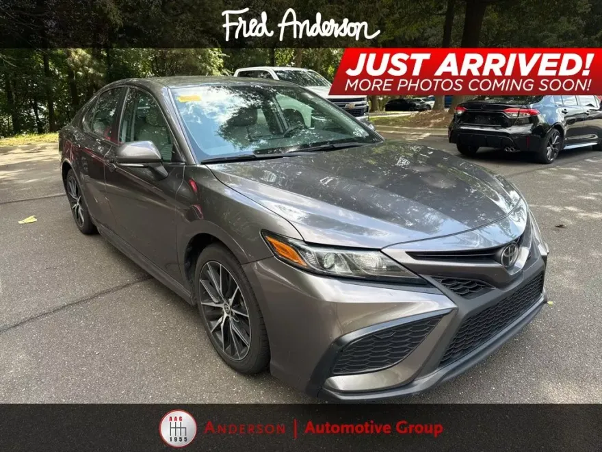 2024 Toyota Camry SE photo 1