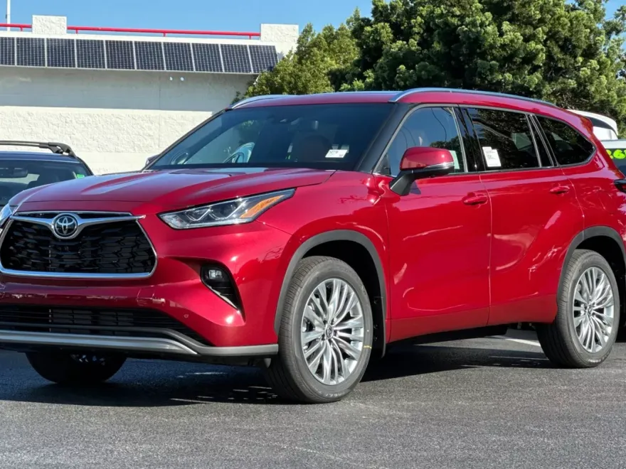 2025 Toyota Highlander XLE XSE Platinum Limited photo 1