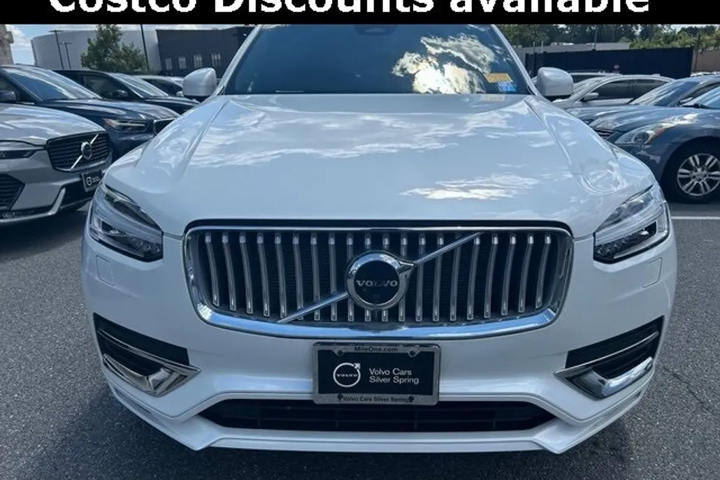 2023 Volvo XC90 AWD Plus photo 1