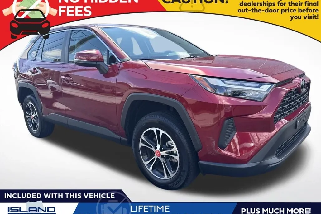 2024 Toyota RAV4 LE photo 1