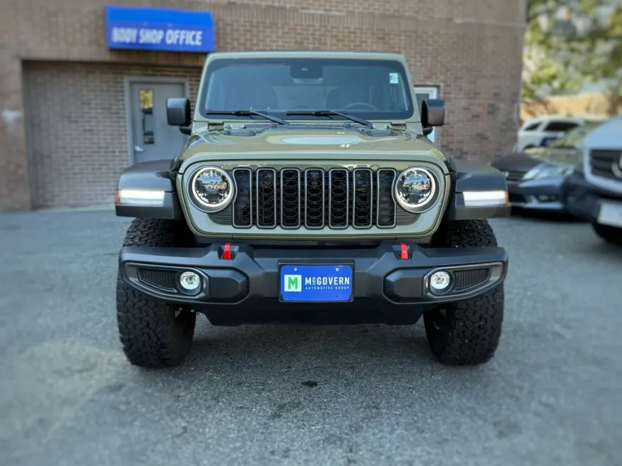 2025 Jeep Wrangler Rubicon photo 1