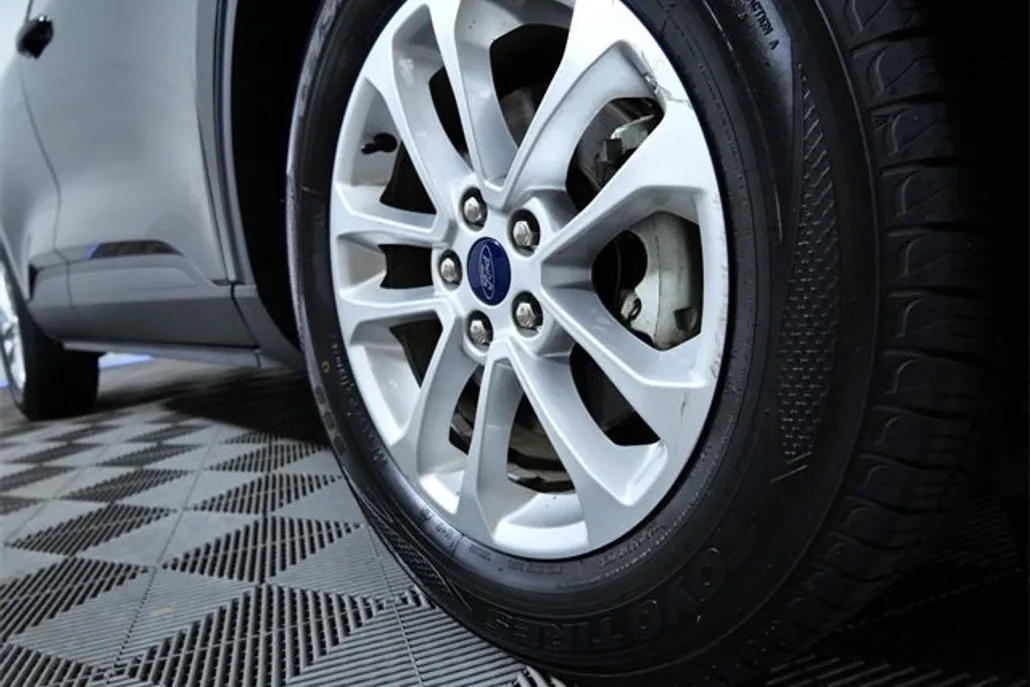 2020 Ford Escape SE photo 1