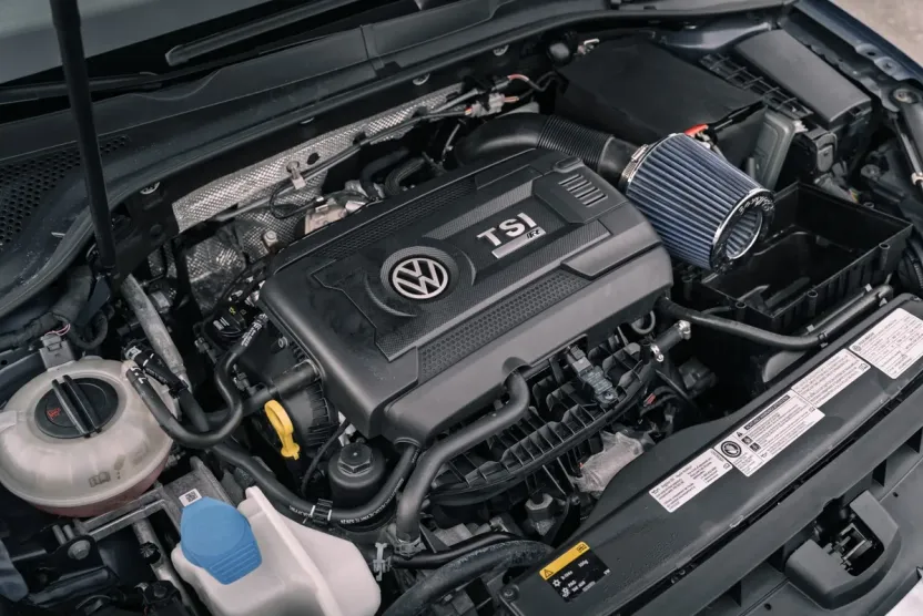 2017 Volkswagen Golf R Base photo 1
