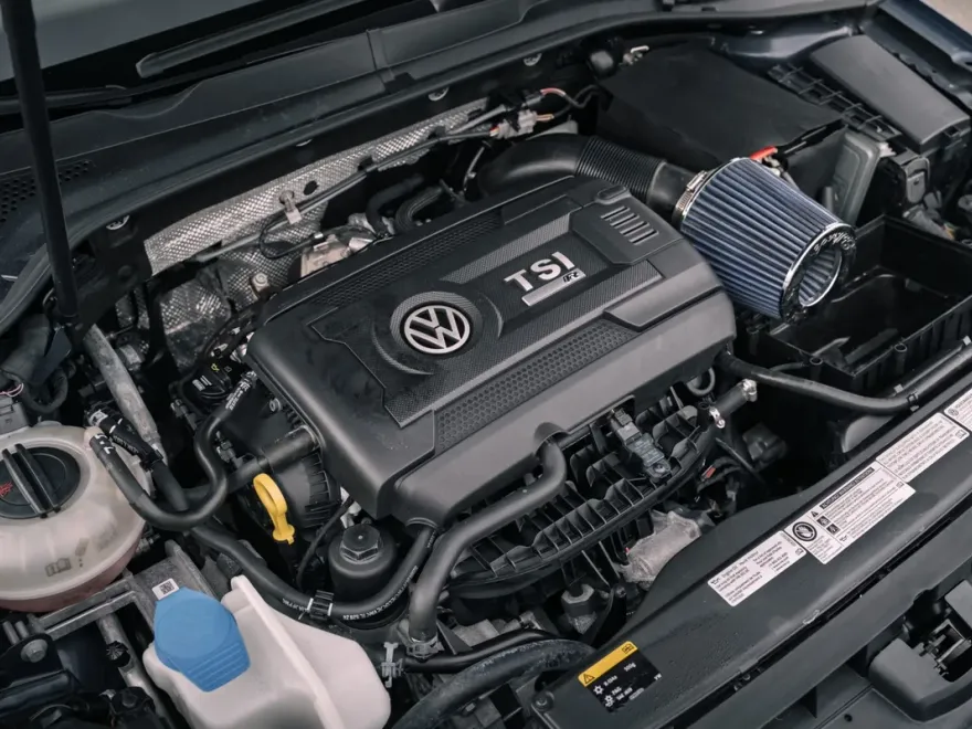 2017 Volkswagen Golf R Base photo 1