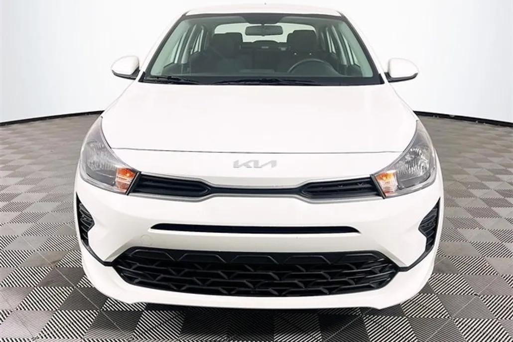 2023 Kia Rio S photo 1