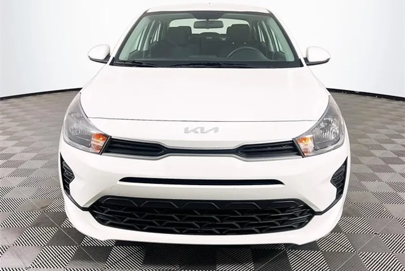 2023 Kia Rio S photo 1