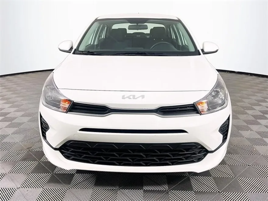2023 Kia Rio S photo 1