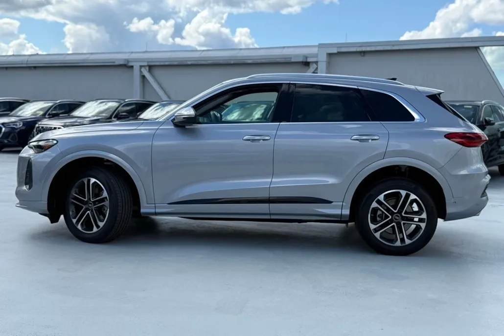 2025 Audi Q5 2.0T Premium photo 1
