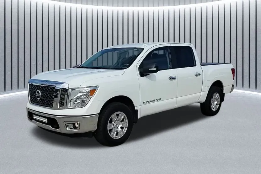 2018 Nissan Titan SV photo 1