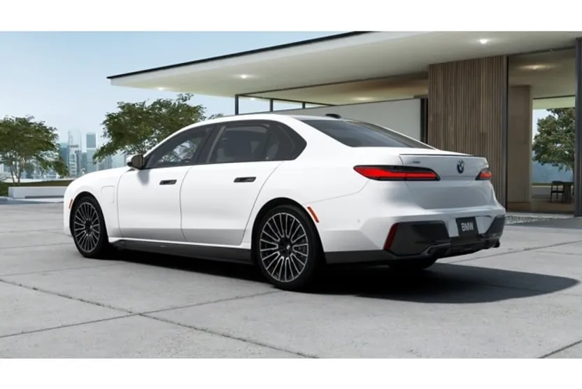 2026 Bmw 750e photo 1