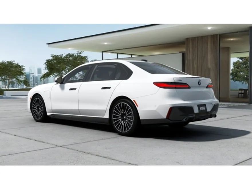 2026 Bmw 750e photo 1