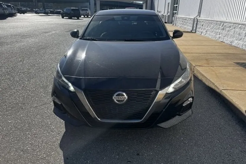 2022 Nissan Altima 2.5 SR photo 1