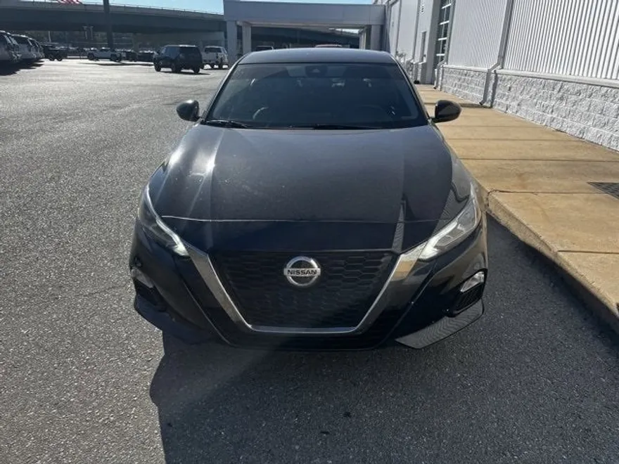 2022 Nissan Altima 2.5 SR photo 1