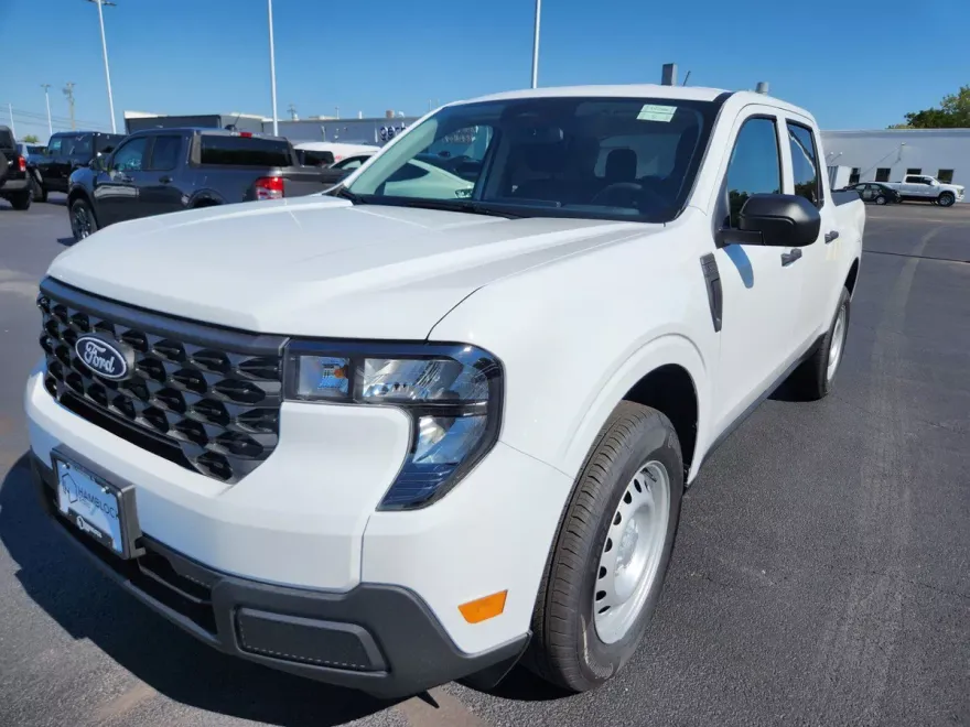 2025 Ford Maverick XL photo 1