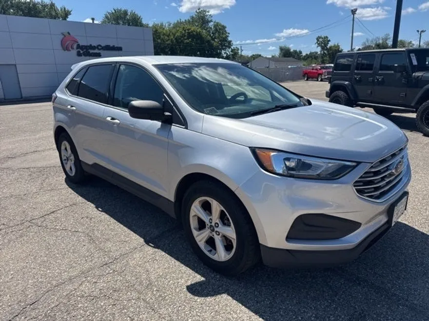 2019 Ford Edge SE photo 1