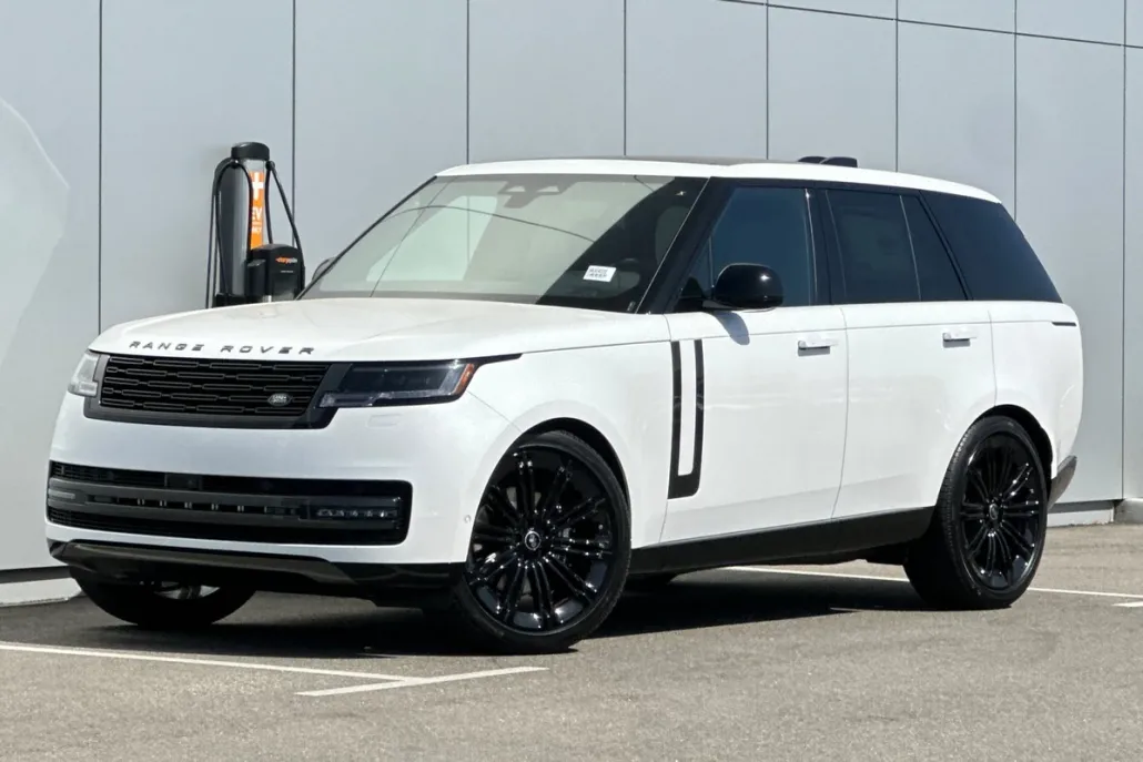 2025 Land Rover Range Rover SE photo 1