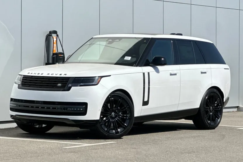 2025 Land Rover Range Rover SE photo 1