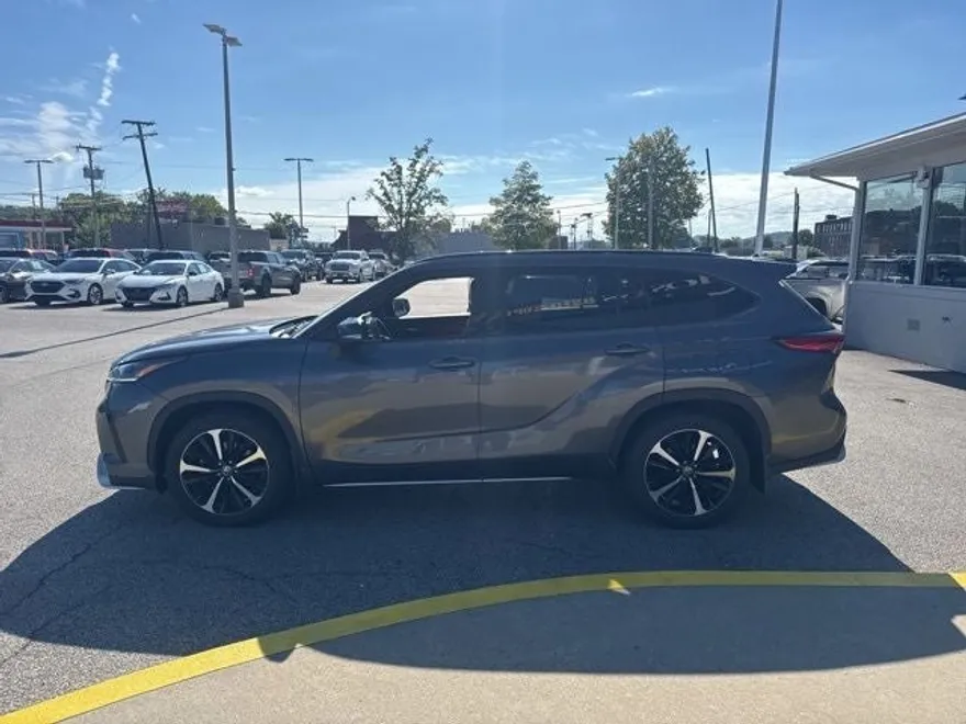 2022 Toyota Highlander XSE photo 1