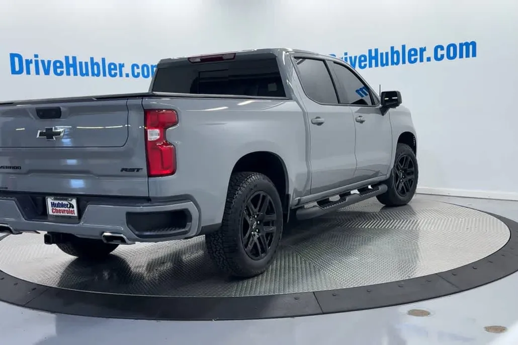 2024 Chevrolet Silverado 1500 RST photo 1