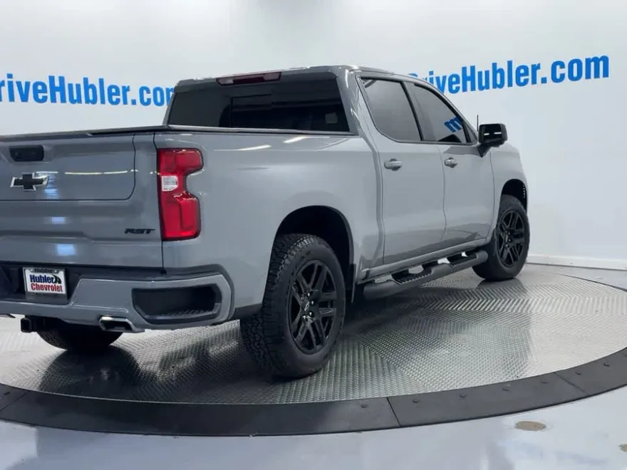 2024 Chevrolet Silverado 1500 RST photo 1