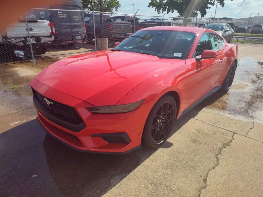 2025 Ford Mustang EcoBoost photo 1