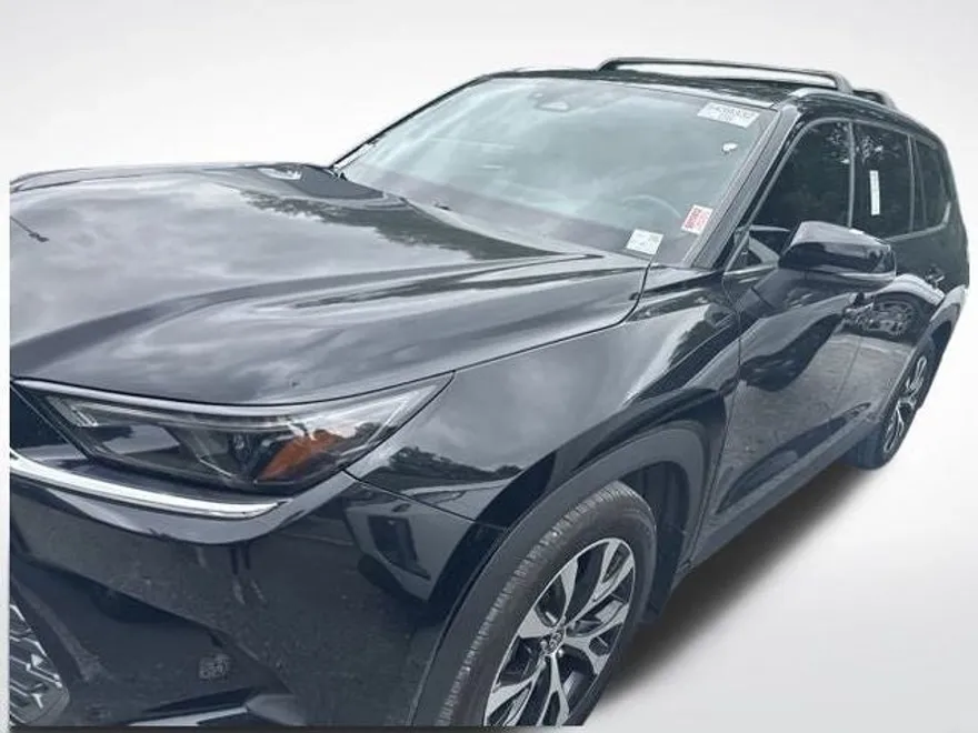 2024 Toyota Highlander Hybrid Limited photo 1