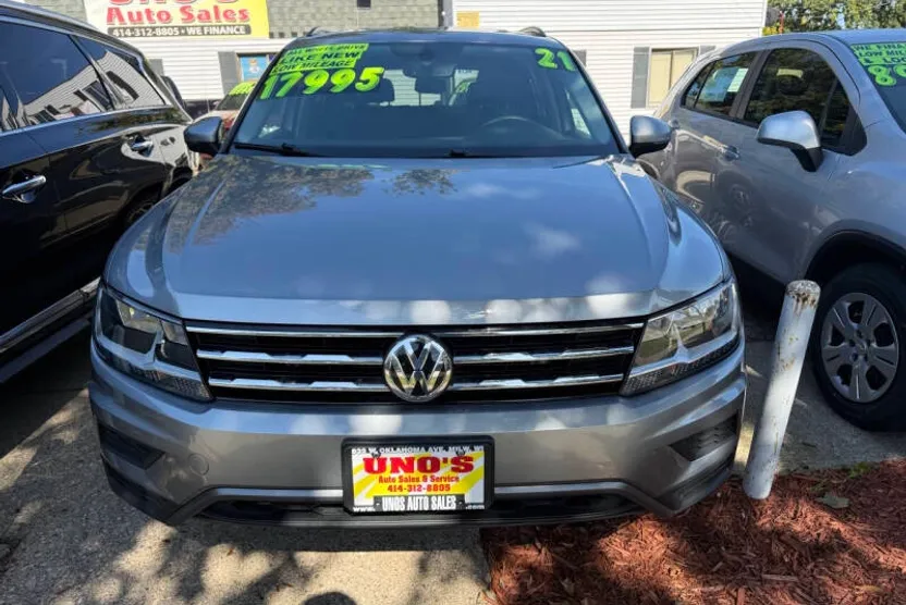 2021 Volkswagen Tiguan SE photo 1