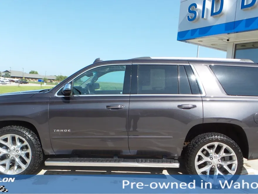 2017 Chevrolet Tahoe Premier photo 1