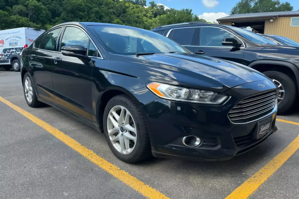 2016 Ford Fusion SE photo 1