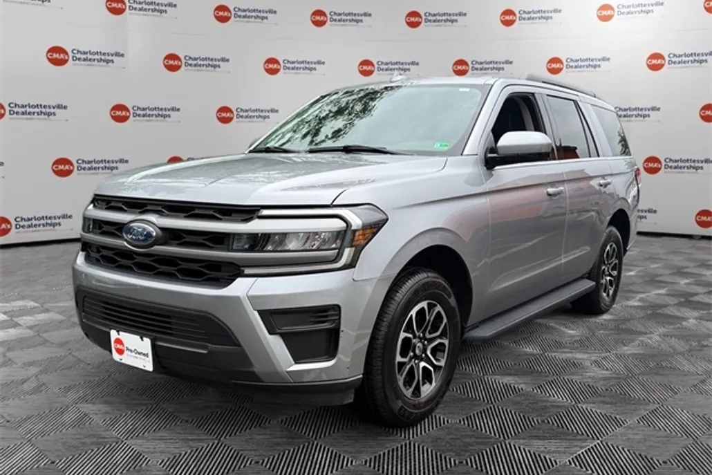 2024 Ford Expedition XLT photo 1