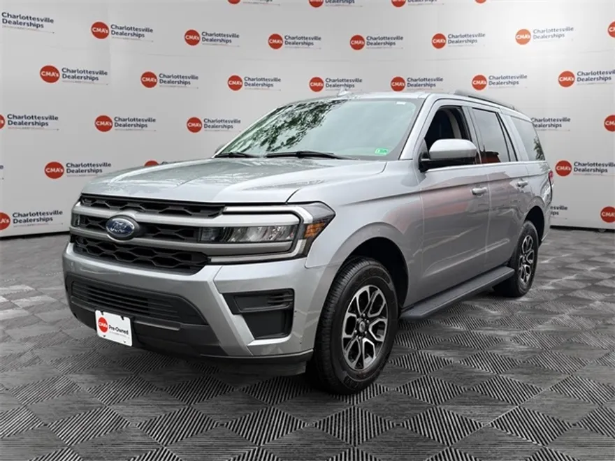 2024 Ford Expedition XLT photo 1