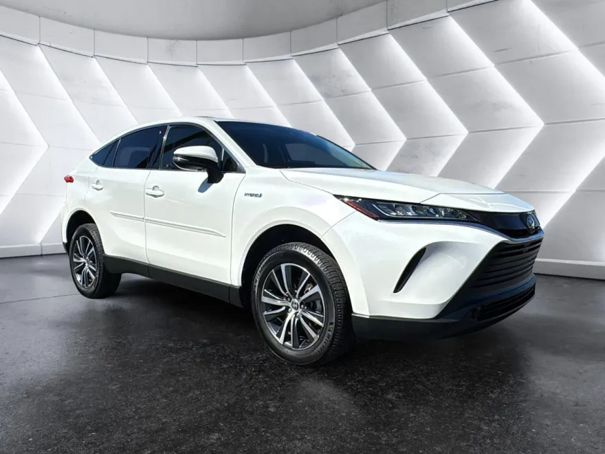 2021 Toyota Venza LE photo 1