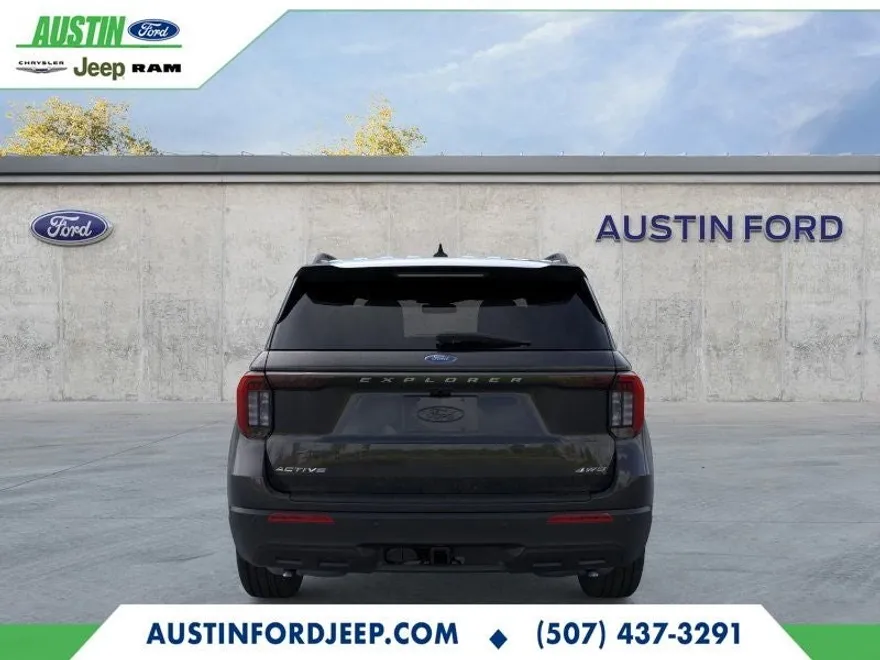 2025 Ford Explorer photo 1