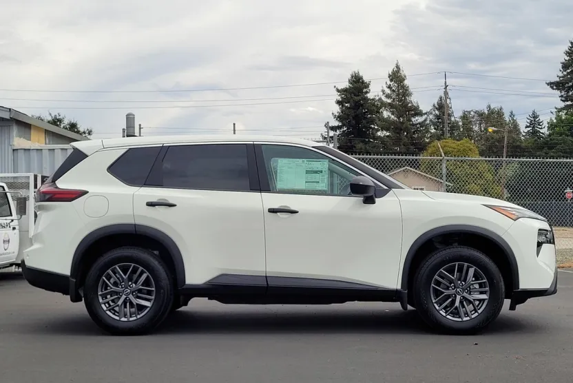 2025 Nissan Rogue S photo 1
