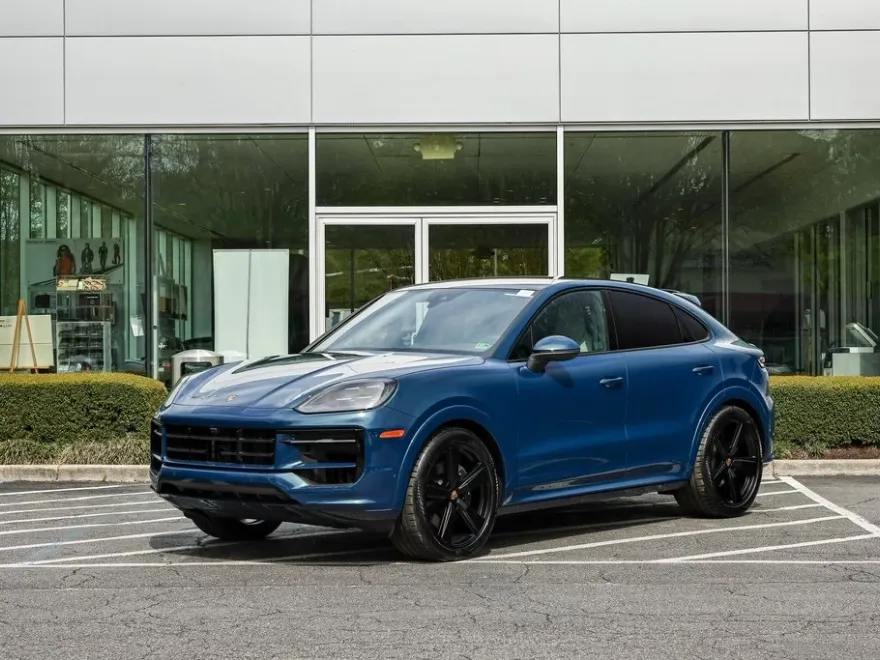 2025 Porsche Cayenne photo 1