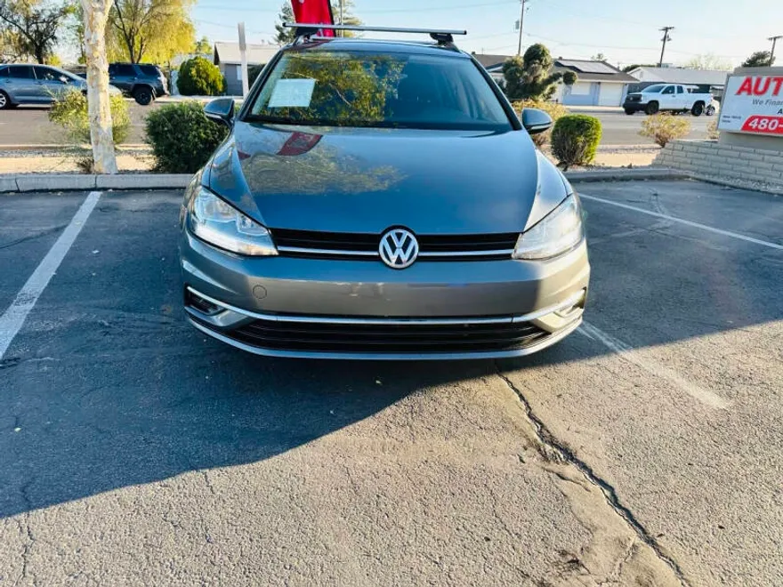 2019 Volkswagen Golf SportWagen S photo 1