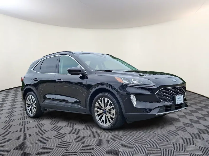 2022 Ford Escape Titanium photo 1
