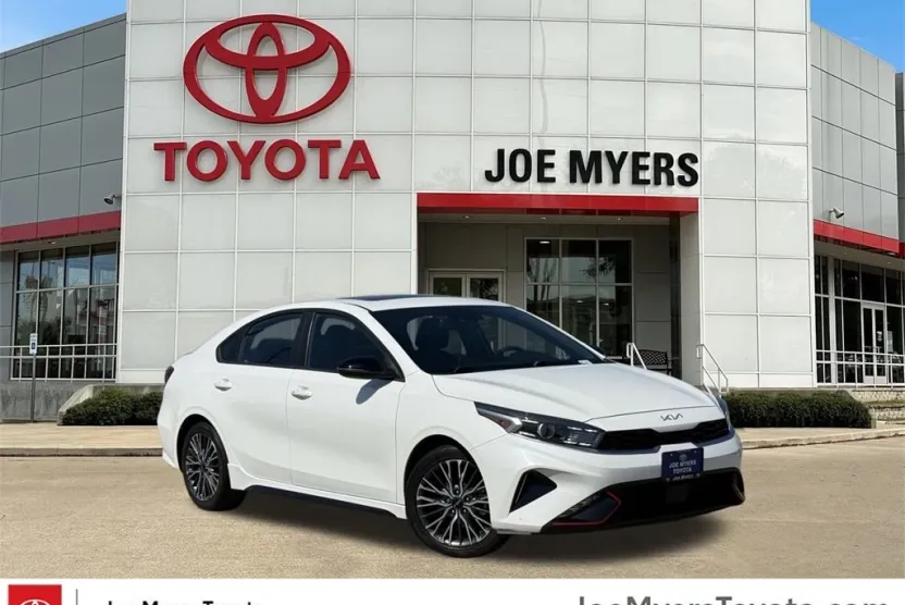 2023 Kia Forte GT-Line photo 1