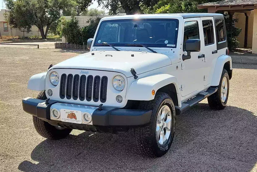 2015 Jeep Wrangler Sahara photo 1